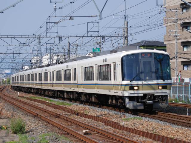 京都線～神戸線快速221系(千里丘にて)